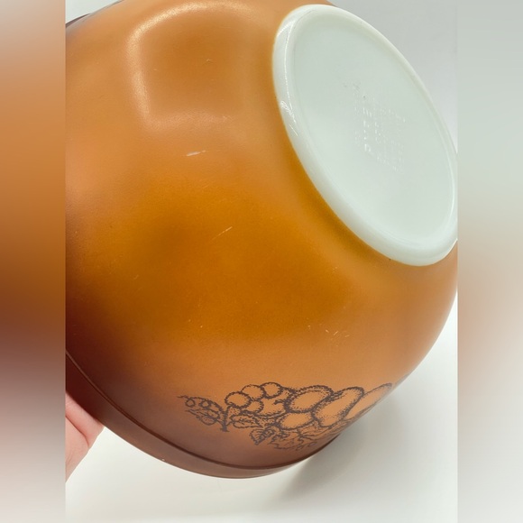 Vintage 1970s Pyrex Old Orchard Nesting Bowls, Set of 2 - Picture 11 of 12